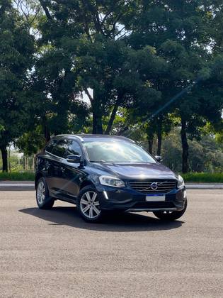 VOLVO XC60 2.4 D5 KINETIC DIESEL AWD 4P AUTOMÁTICO
